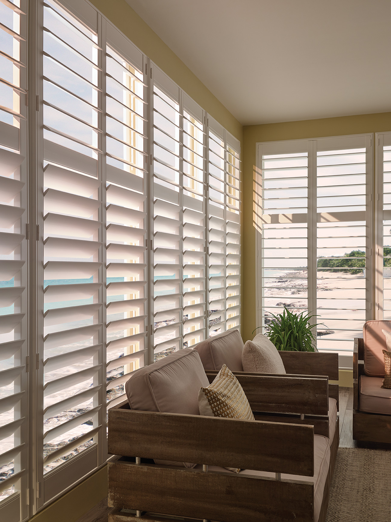 Plantation Shutters (7).jpg